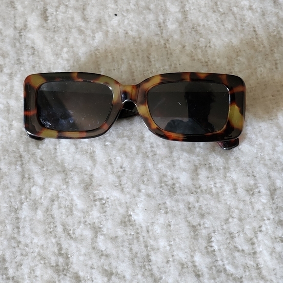 VINTAGE rectangular tortoise sunglasses - Picture 1 of 4
